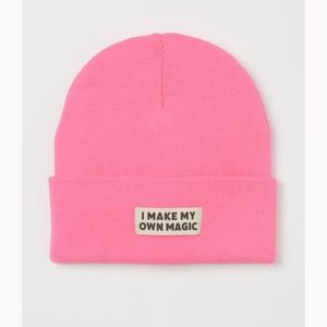 🆕H&M "I MAKE MY OWN MAGIC". Fine-knit Hat in Bubblegum Pink